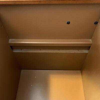 LOT 34 H: Vintage Magnavox Micromatic Record Player Stereo Console Cabinet