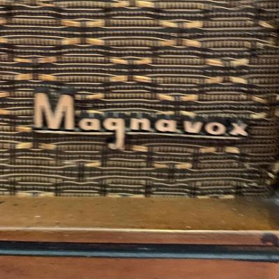 LOT 34 H: Vintage Magnavox Micromatic Record Player Stereo Console Cabinet