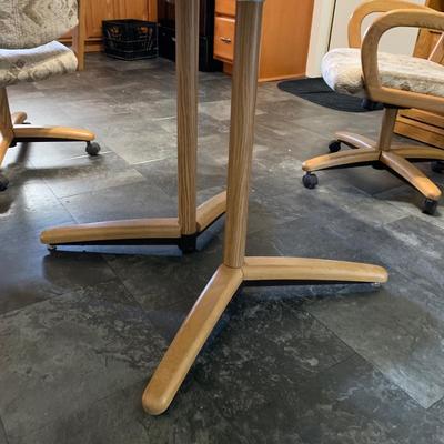 LOT 36 K: Kitchen Table w/ Leaf & 4 Rolling Swivel Chairs