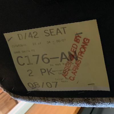 LOT 36 K: Kitchen Table w/ Leaf & 4 Rolling Swivel Chairs