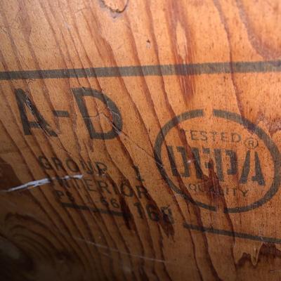 LOT 39 L: Vintage Console Cabinet w/ Electric Plugins