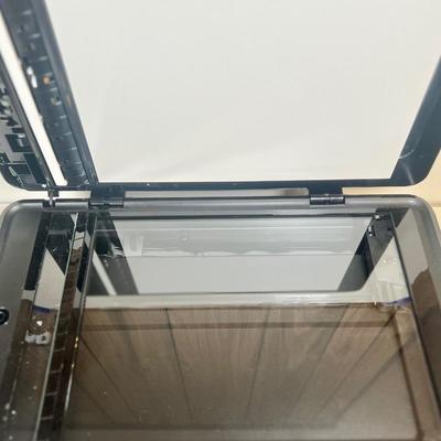 LOT 41L: 2015 HP OfficeJet 4650 with NIP HP Instant Ink & Aurora AU845XA Paper & Credit Card Shredder