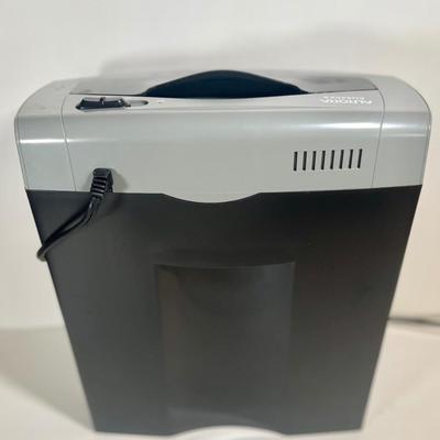 LOT 41L: 2015 HP OfficeJet 4650 with NIP HP Instant Ink & Aurora AU845XA Paper & Credit Card Shredder