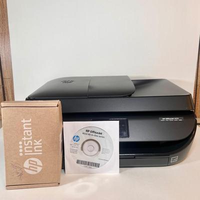 LOT 41L: 2015 HP OfficeJet 4650 with NIP HP Instant Ink & Aurora AU845XA Paper & Credit Card Shredder