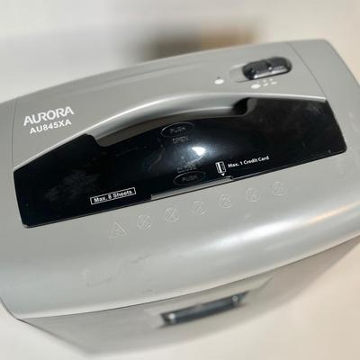 LOT 41L: 2015 HP OfficeJet 4650 with NIP HP Instant Ink & Aurora AU845XA Paper & Credit Card Shredder