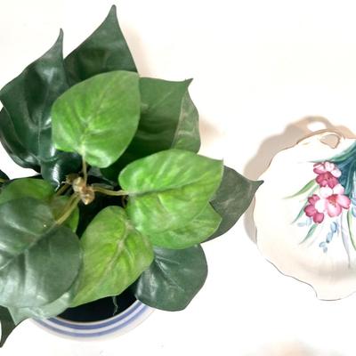 LOT 45L: Collection of Potted Artificial Flowers and Foliage Decor!