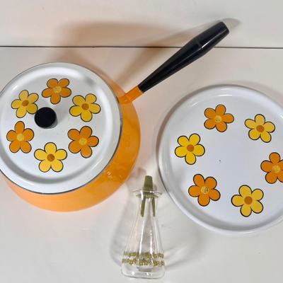 LOT 53K: Vintage 1970s Enamelware Floral Fondue Pot, Corelle Coordinates Ivy Stoneware Dishes, Coca Cola Glass, and More!