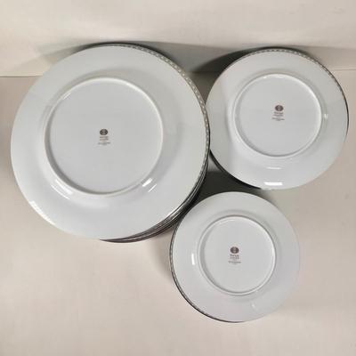 LOT 57K: Sango Imperial China Buckingham Pattern Green Dining & Tea Set