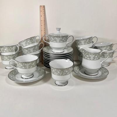 LOT 57K: Sango Imperial China Buckingham Pattern Green Dining & Tea Set