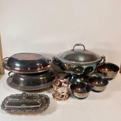 LOT 78L: WMA Rogers, Paul Revere Reproduction Oneida Silversmith Silver Plated Dining Set, Serving Trays, Bowls, Butter Dish, Basket,...