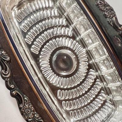 LOT 78L: WMA Rogers, Paul Revere Reproduction Oneida Silversmith Silver Plated Dining Set, Serving Trays, Bowls, Butter Dish, Basket,...