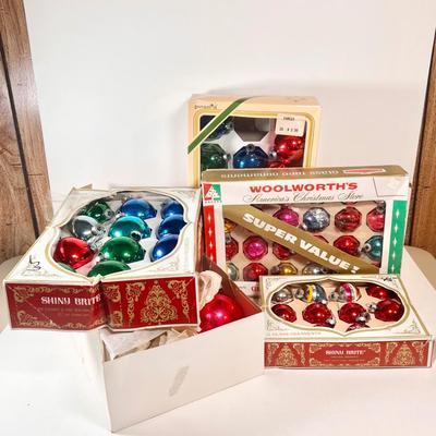 LOT 79L: Vintage Woolworth’s Glass Christmas Tree Ornaments, Shiny Brite, & More Glass Ornaments