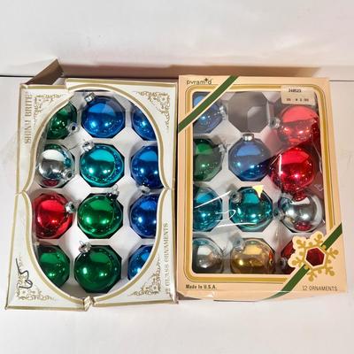 LOT 79L: Vintage Woolworth’s Glass Christmas Tree Ornaments, Shiny Brite, & More Glass Ornaments