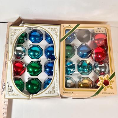 LOT 79L: Vintage Woolworth’s Glass Christmas Tree Ornaments, Shiny Brite, & More Glass Ornaments