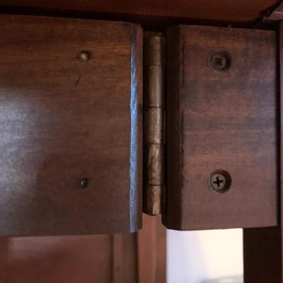 LOT 161 L: Gorgeous Henkel-Harris Trifold Gate Leg Drop Leaf Virginia Galleries Table