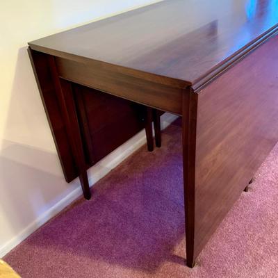 LOT 161 L: Gorgeous Henkel-Harris Trifold Gate Leg Drop Leaf Virginia Galleries Table