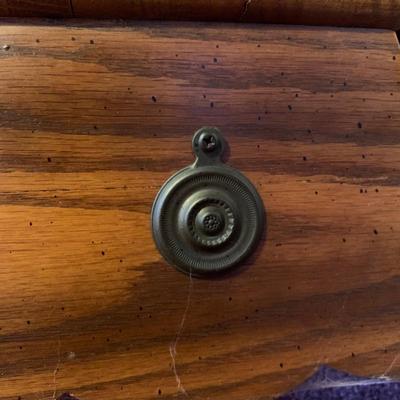 LOT 162 L: Unique American Drew Dining Room Table w/ 2 Leaves, 6 Gold Velveteen & Cane Chairs & Table Pads