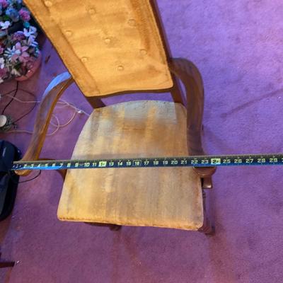 LOT 162 L: Unique American Drew Dining Room Table w/ 2 Leaves, 6 Gold Velveteen & Cane Chairs & Table Pads