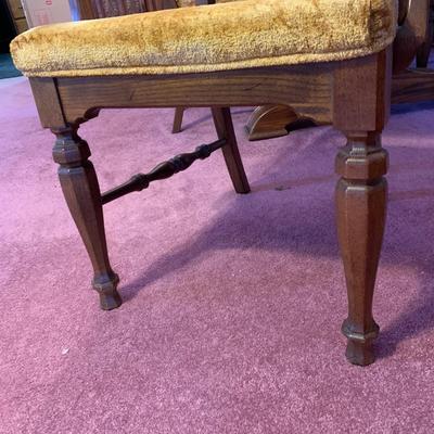 LOT 162 L: Unique American Drew Dining Room Table w/ 2 Leaves, 6 Gold Velveteen & Cane Chairs & Table Pads