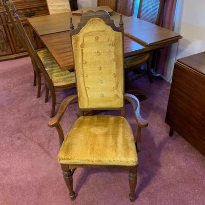 LOT 162 L: Unique American Drew Dining Room Table w/ 2 Leaves, 6 Gold Velveteen & Cane Chairs & Table Pads