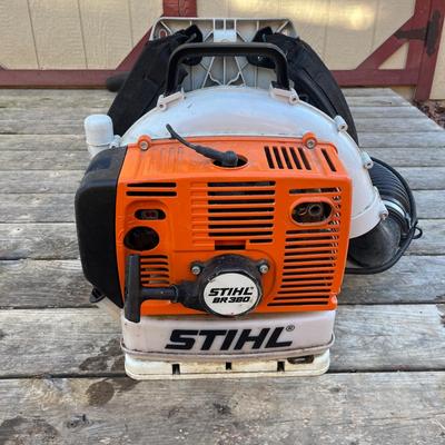 Stihl Backpack Blower & Two Gas Cans (SF-MG)