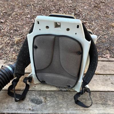 Stihl Backpack Blower & Two Gas Cans (SF-MG)