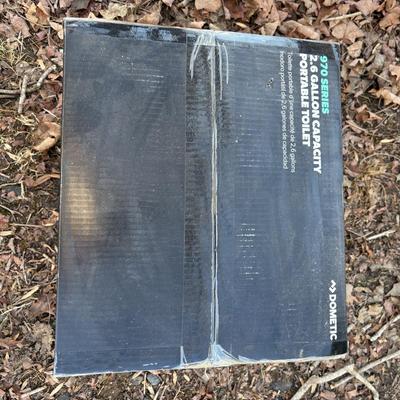 Dometic NIB Portable Toilet (SB-ES)
