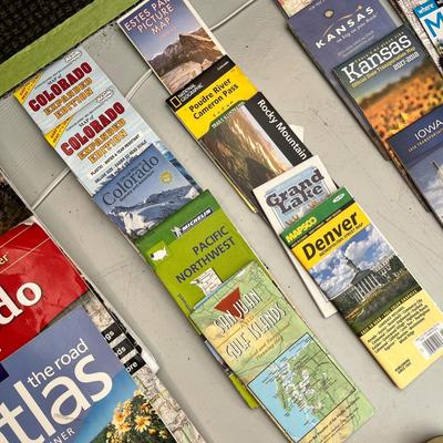 Lot 219 Alases and maps (Colorado, Kansas and New Mexico)