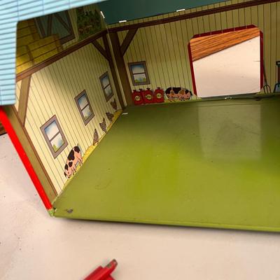 Lot 221 Tonka Toys Fundale farm metal toy barn and fencing