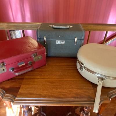 Lot of Vintage Travel Cases and a Jewelry box