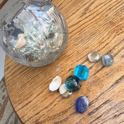 Lot 237 Rosebowl of clear beads, shells, glass cubes and marble