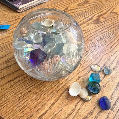 Lot 237 Rosebowl of clear beads, shells, glass cubes and marble
