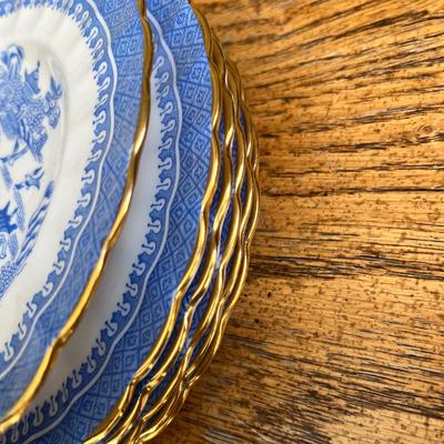 Lot 239 Blue Willow pattern Tuscan China - Made in England