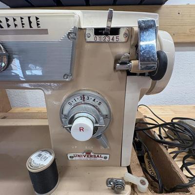 Universal Sewing Machine in Carry Case (SB-ES)