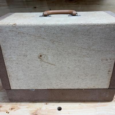 Universal Sewing Machine in Carry Case (SB-ES)
