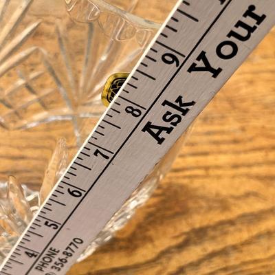 Lot 240 Fruit bowl and Lead crystal vase
