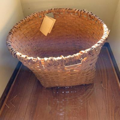 Lot of 21 Baskets including a 25’ x 18” large basket