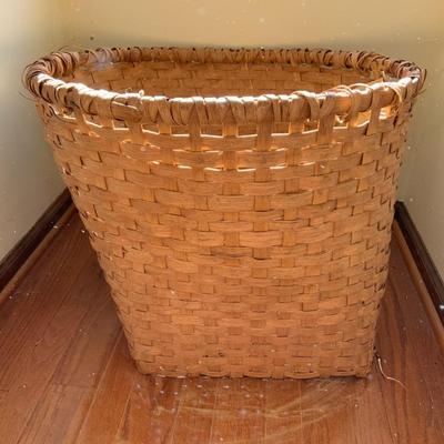 Lot of 21 Baskets including a 25’ x 18” large basket
