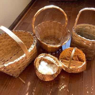 Lot of 18 Baskets plus Wicker Paper Plate Holders
