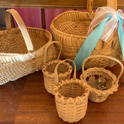 Lot of 18 Baskets plus Wicker Paper Plate Holders
