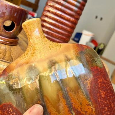 Lot 251 Decorative pottery