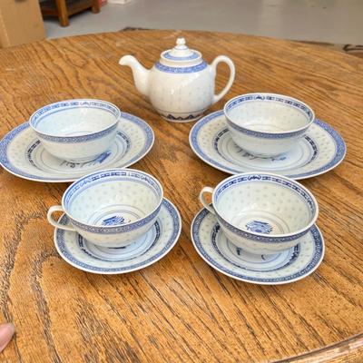 Lot 252 Oriental Rice Blue floral pattern china tea and bowl set