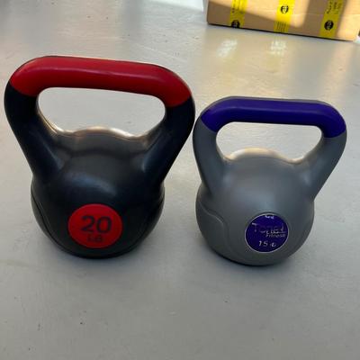 Lot 256 15 & 20lb kettle bells