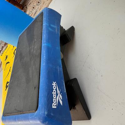 Lot 258 yoga mat with poses, Reebok stepper, foam exercise mat