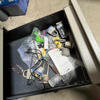 Lot 276 Metal 3 drawer cabinet