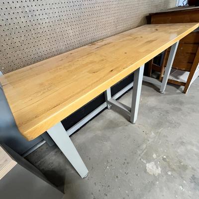 Lot 277 Garage workbench table