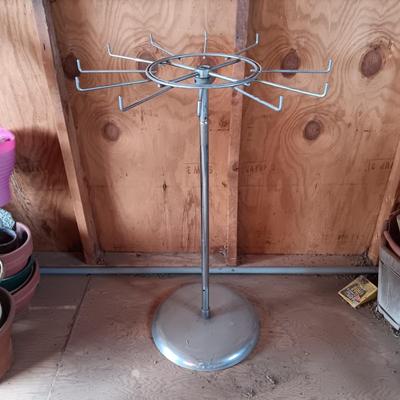 ROTATING RACK WITH HEAVY BASE