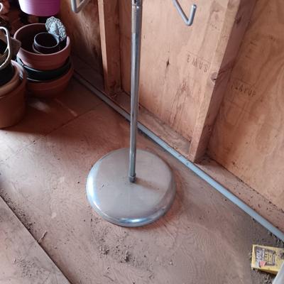 ROTATING RACK WITH HEAVY BASE