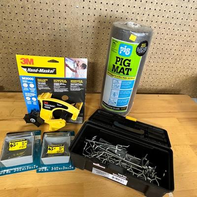 Lot 282 miscellaneous lot - painter mask roller, pig, mat, small utility tool box and more