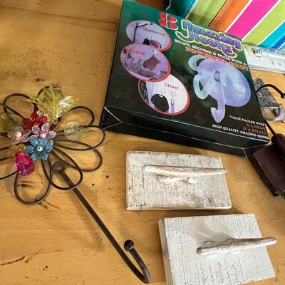 Lot 287 random metal hooks and handle décor, stripped basket with broken handle